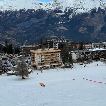 Sur Piste A Praloup * Uvernet-Fours